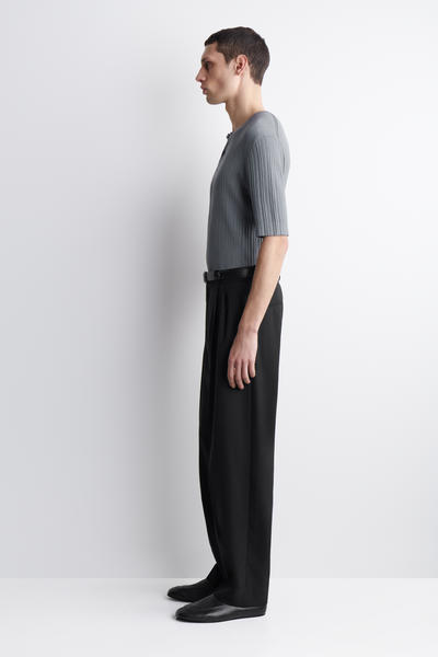 COS フルイドウール ワイドレッグパンツ