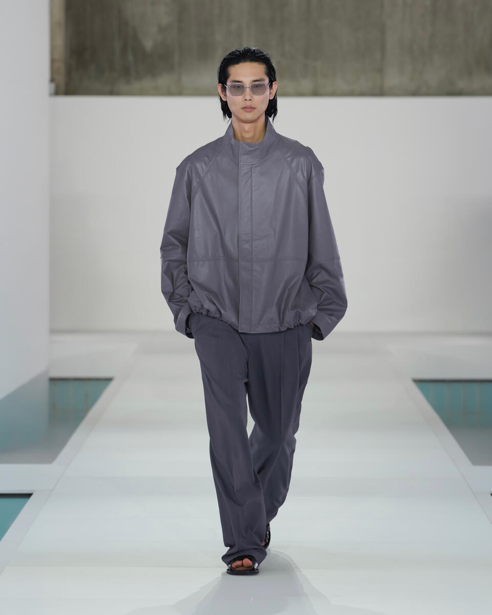 COS フルイドウール ワイドレッグパンツ