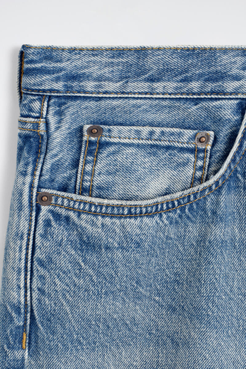 COS ライダーリラックスフィット デニムショーツ