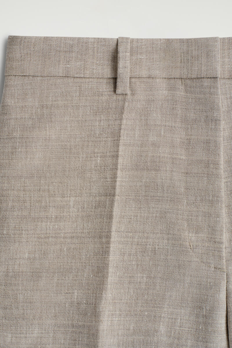 COS テーラードリネンショートパンツ