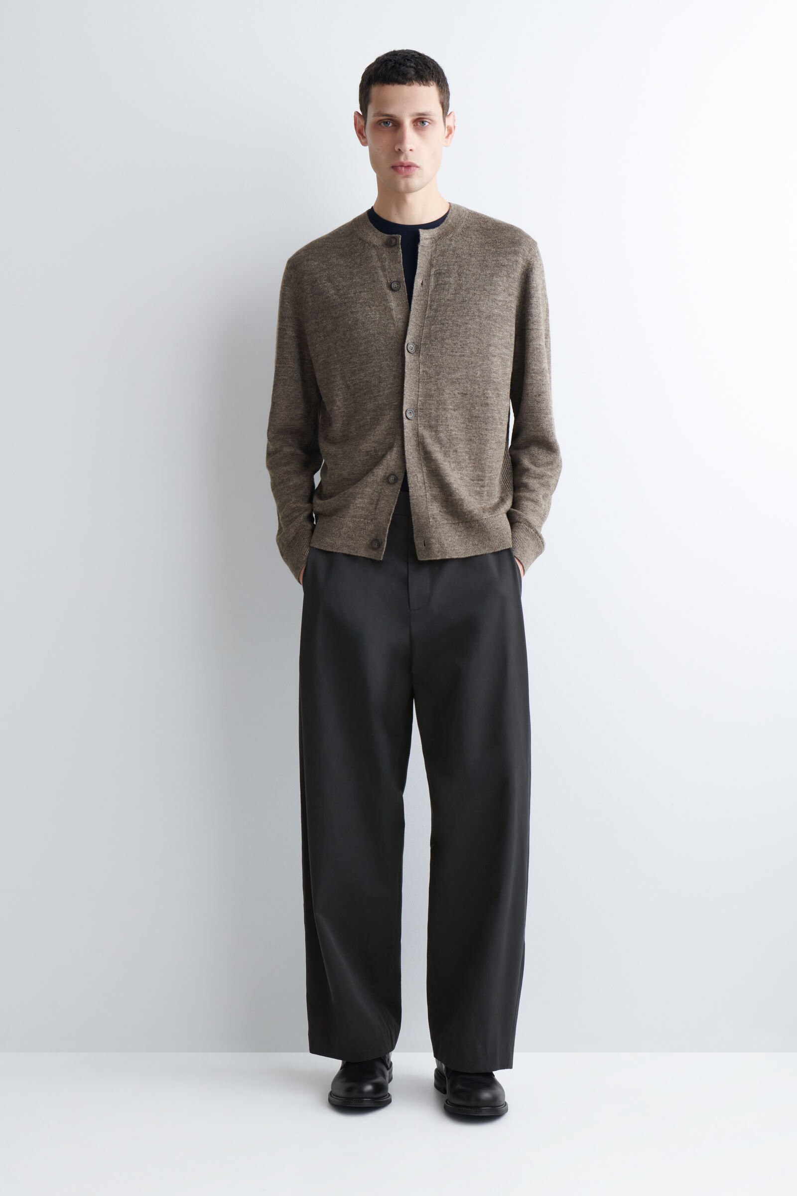 新品 COS ニットリネンカーディガン アイボリー Sサイズ KNITTED LINEN CARDIGAN ニットリネンカーディガン エクリュ｜COS コス