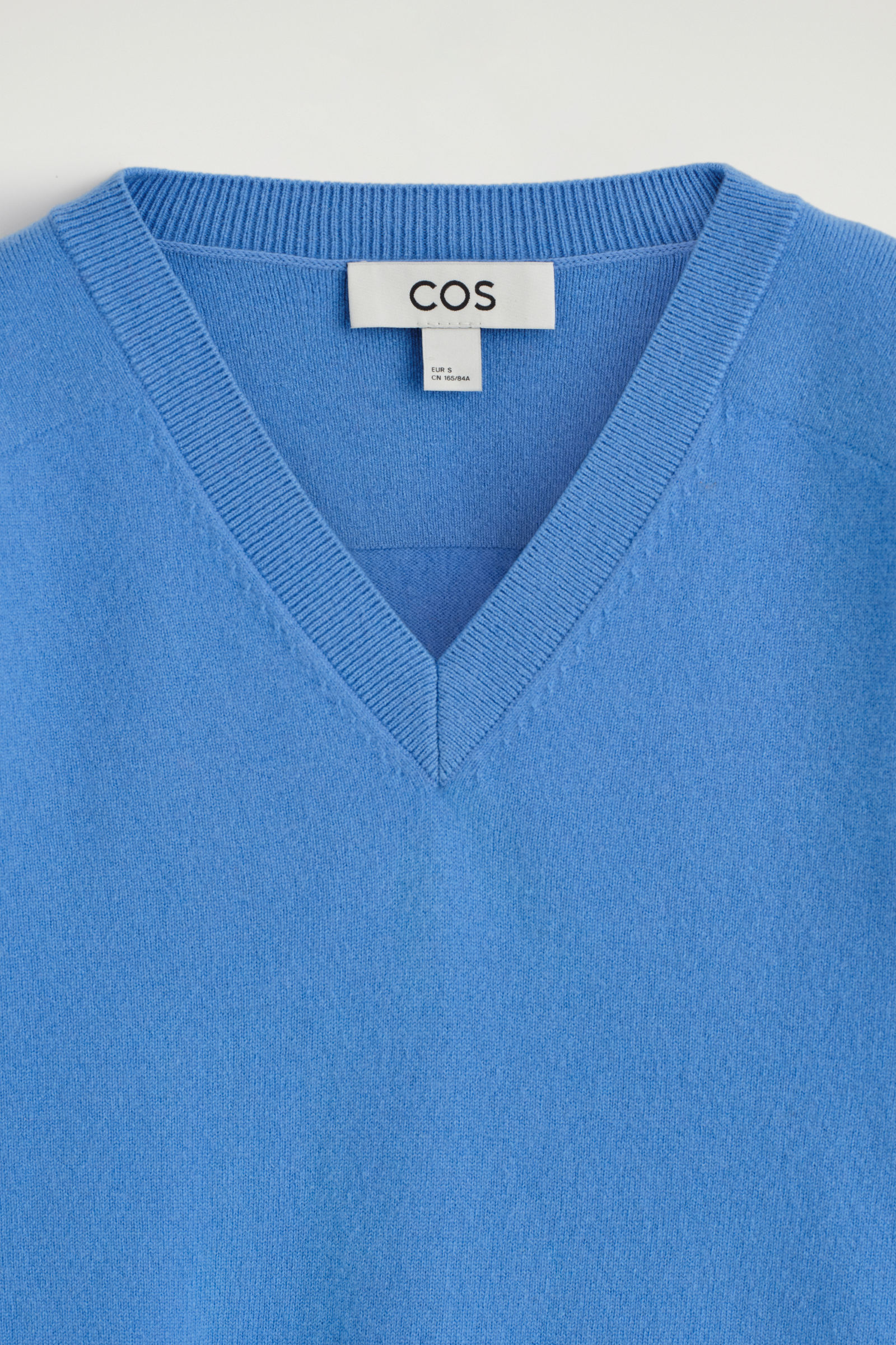 MERINO WOOL V-NECK JUMPER メリノウール素材Vネックセーター ブルー