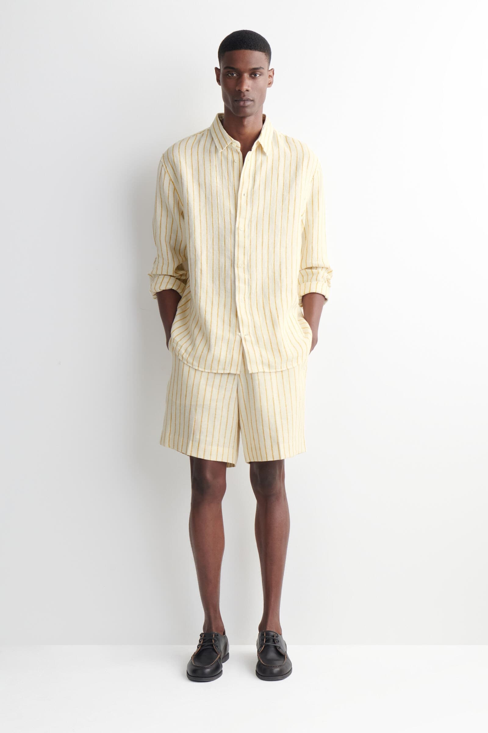 TAILORED LINEN SHORTS テーラードリネン ショートパンツ イエロー