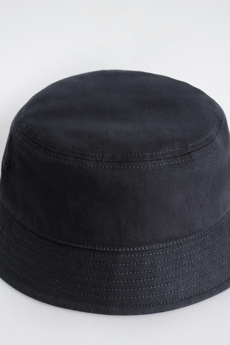 COS コットンバケットハット