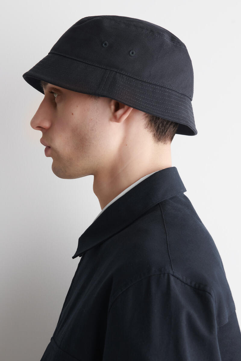 COS コットンバケットハット