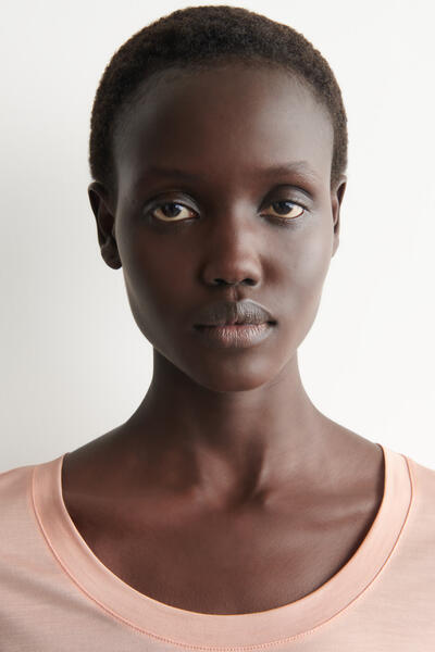 COS スリムシルクTシャツ