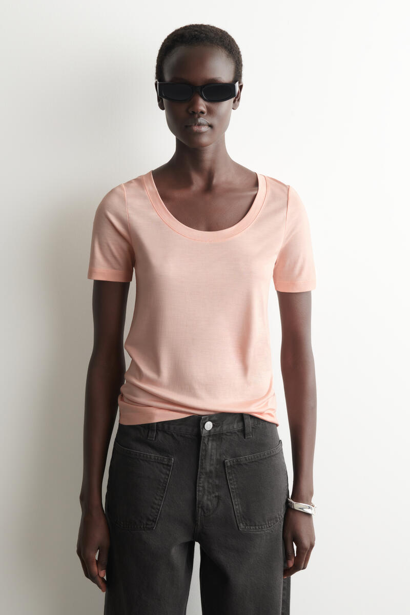 COS スリムシルクTシャツ