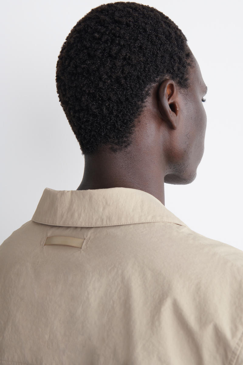 COS テーラード オープンカラー ナイロンシャツ