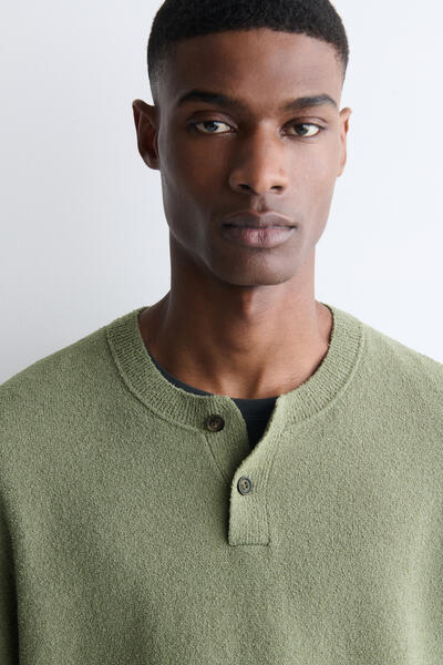 COS ブークレニットヘンリーネックTシャツ