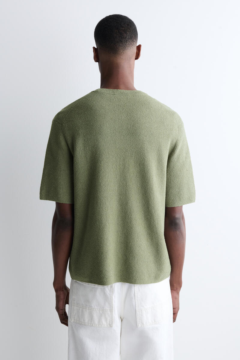 COS ブークレニットヘンリーネックTシャツ