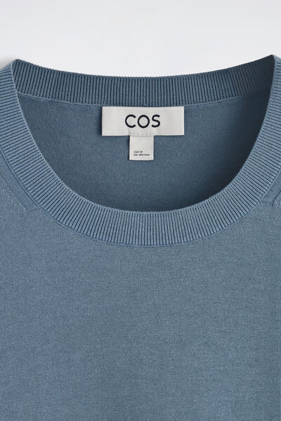 COS コットンニットTシャツ