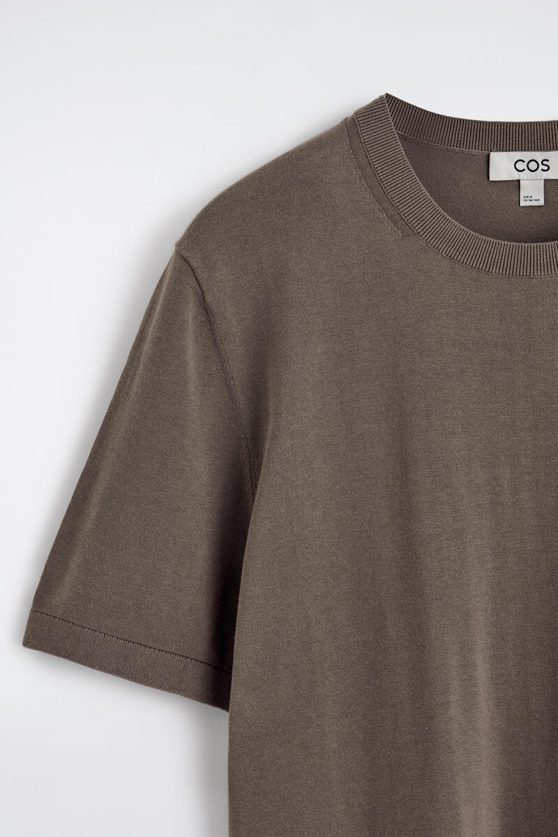 COS コットンニットTシャツ