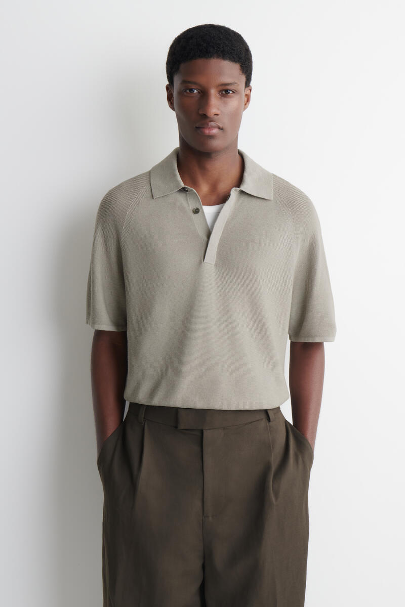 【美品】COS コス ニットポロ 半袖 カーキ XLサイズ シルク混 KNITTED SILK POLO SHIRT ニットシルクポロシャツ ダークモール｜COS