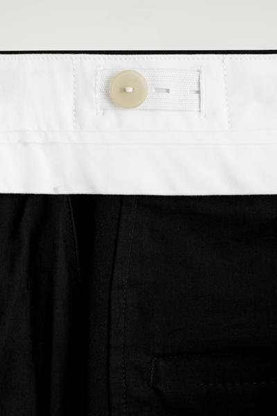 COS テーラード シルクショートパンツ