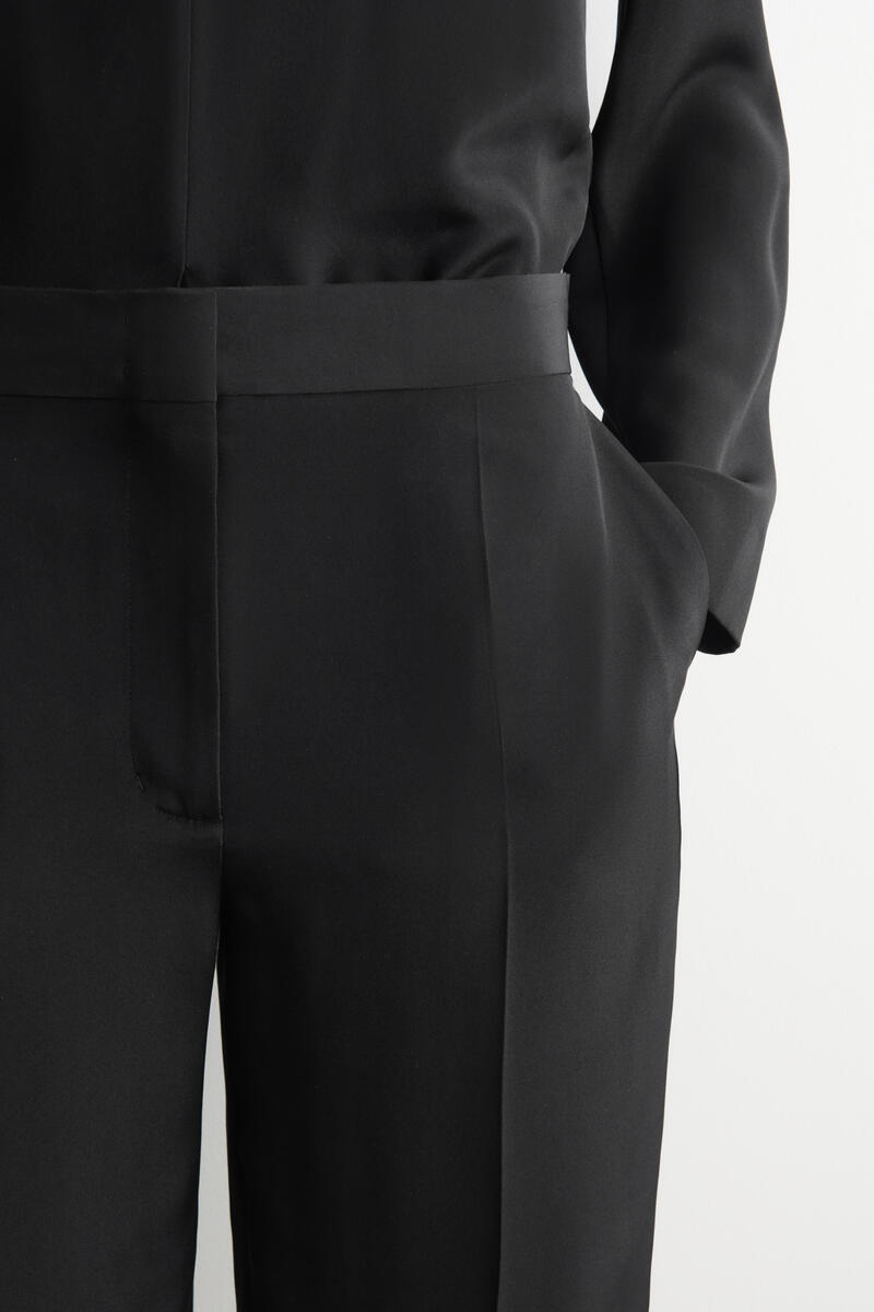 COS テーラード シルクショートパンツ