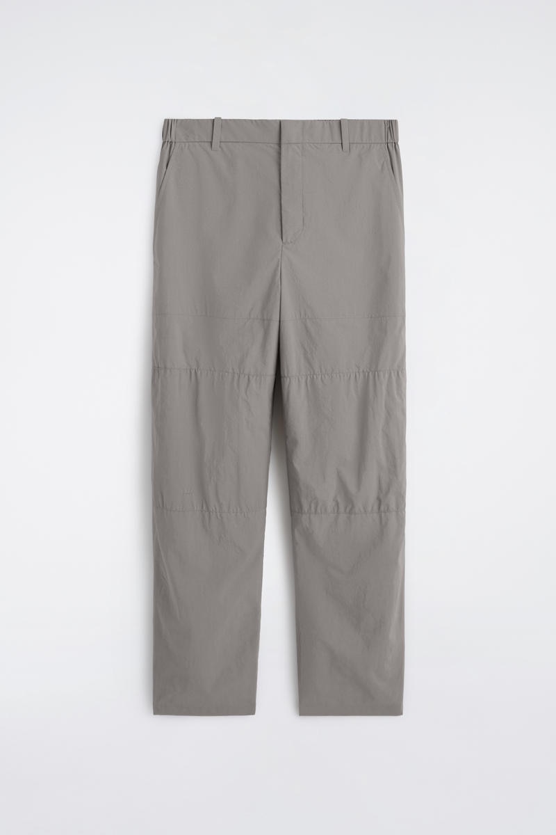 COS ナイロン バレルレッグパンツ