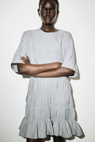 COS スモックシアサッカーミニドレス