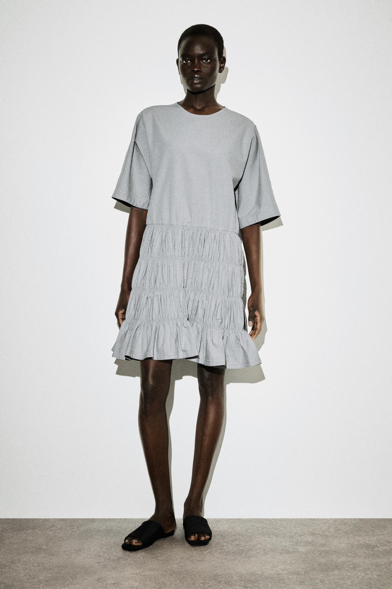 COS スモックシアサッカーミニドレス