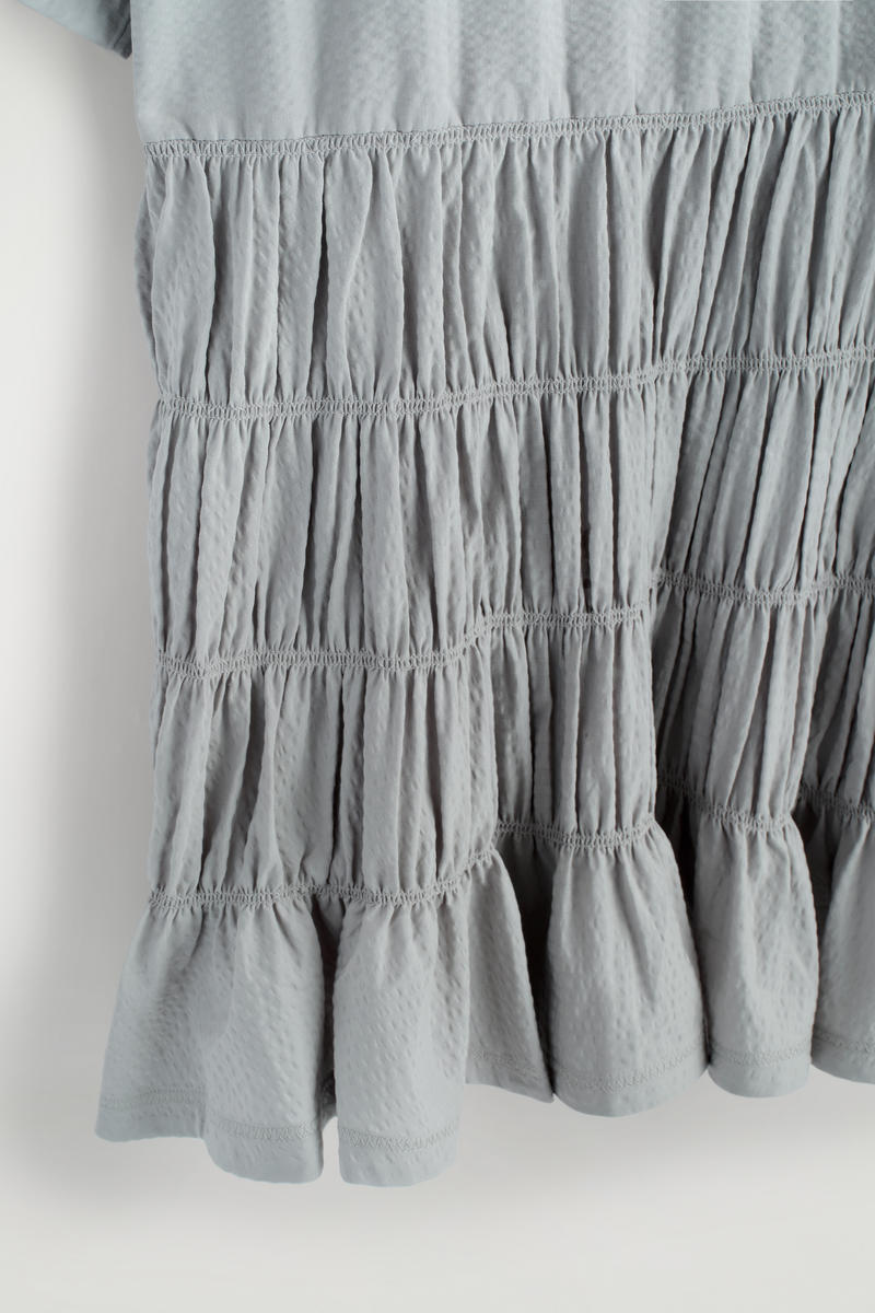 COS スモックシアサッカーミニドレス