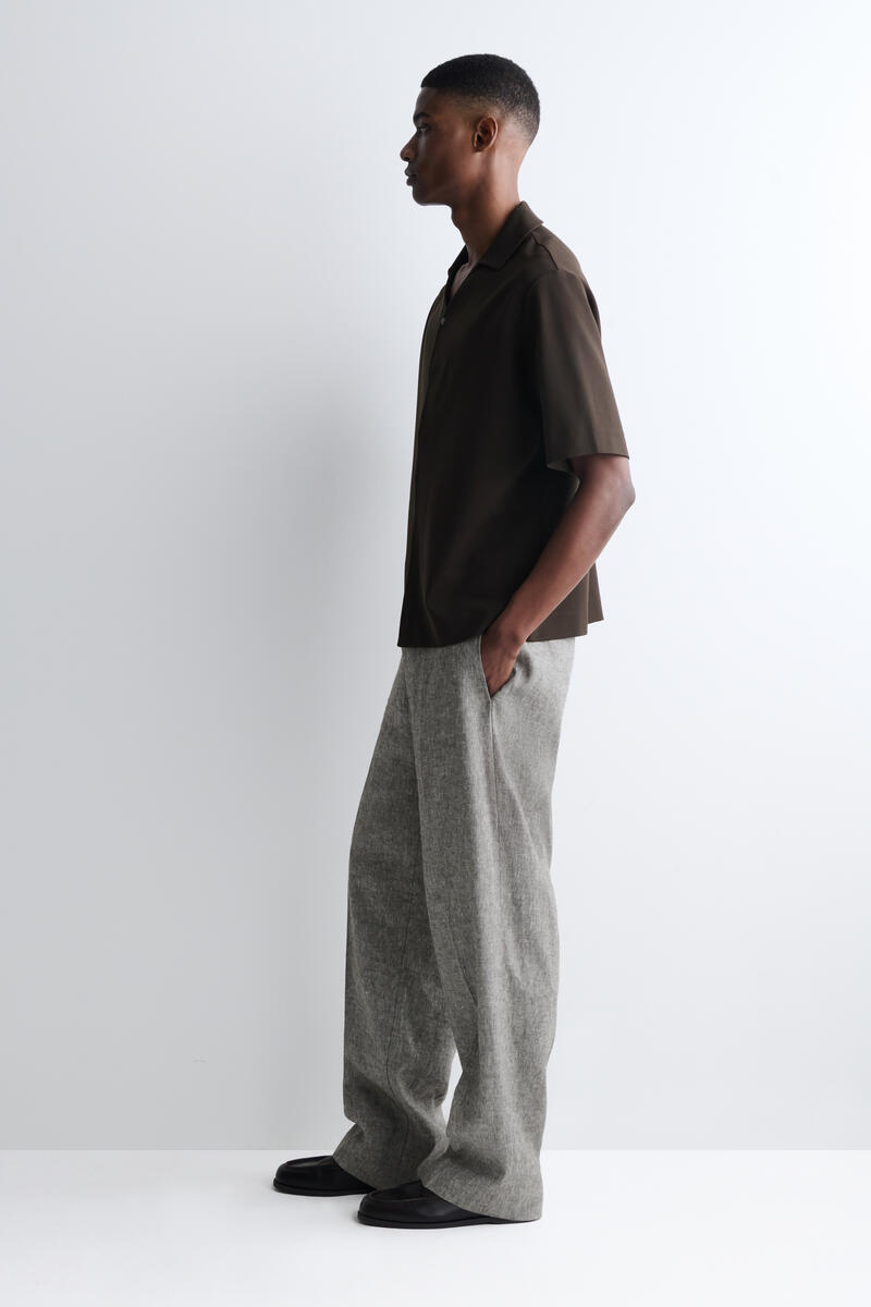 COS ミラノジャージーショートスリーブシャツ