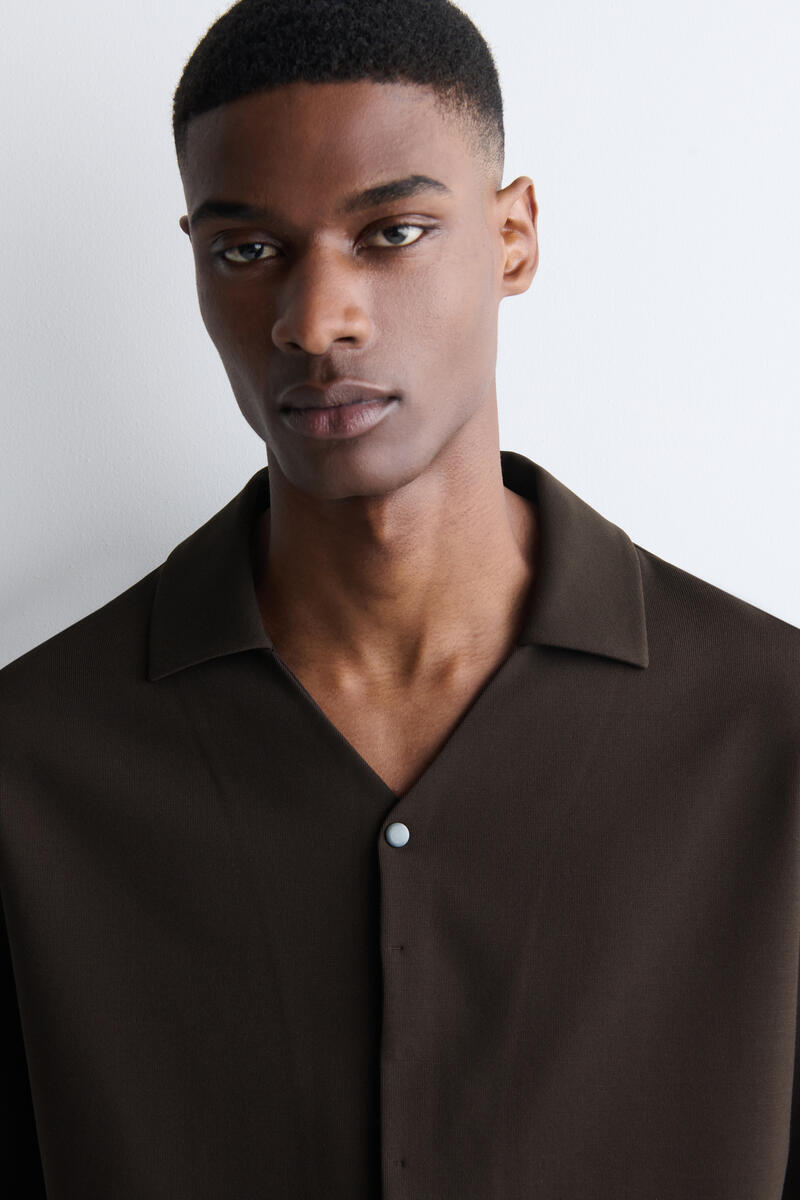 COS ミラノジャージーショートスリーブシャツ