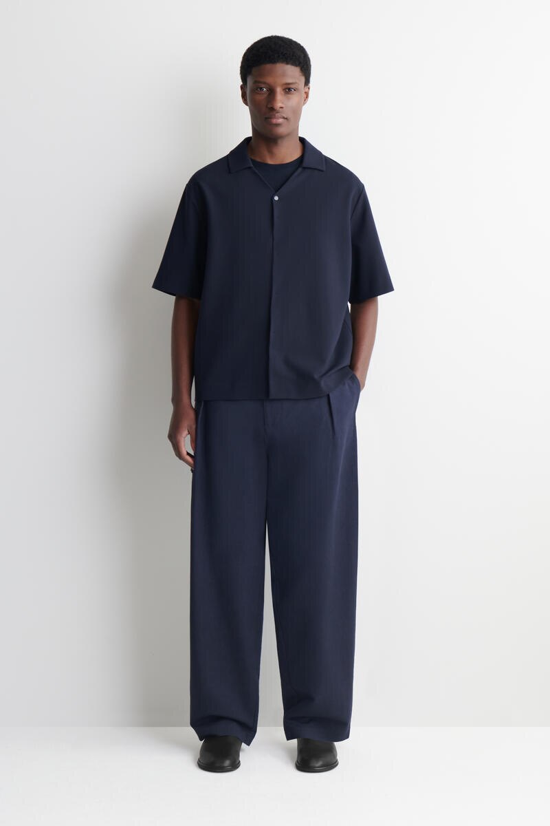 COS ミラノジャージーショートスリーブシャツ