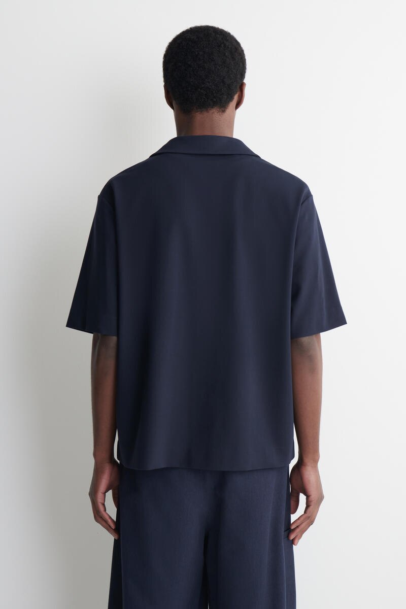 COS ミラノジャージーショートスリーブシャツ