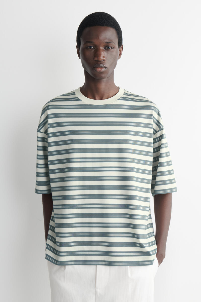 COS オーバーサイズ　ストライプコットンTシャツ