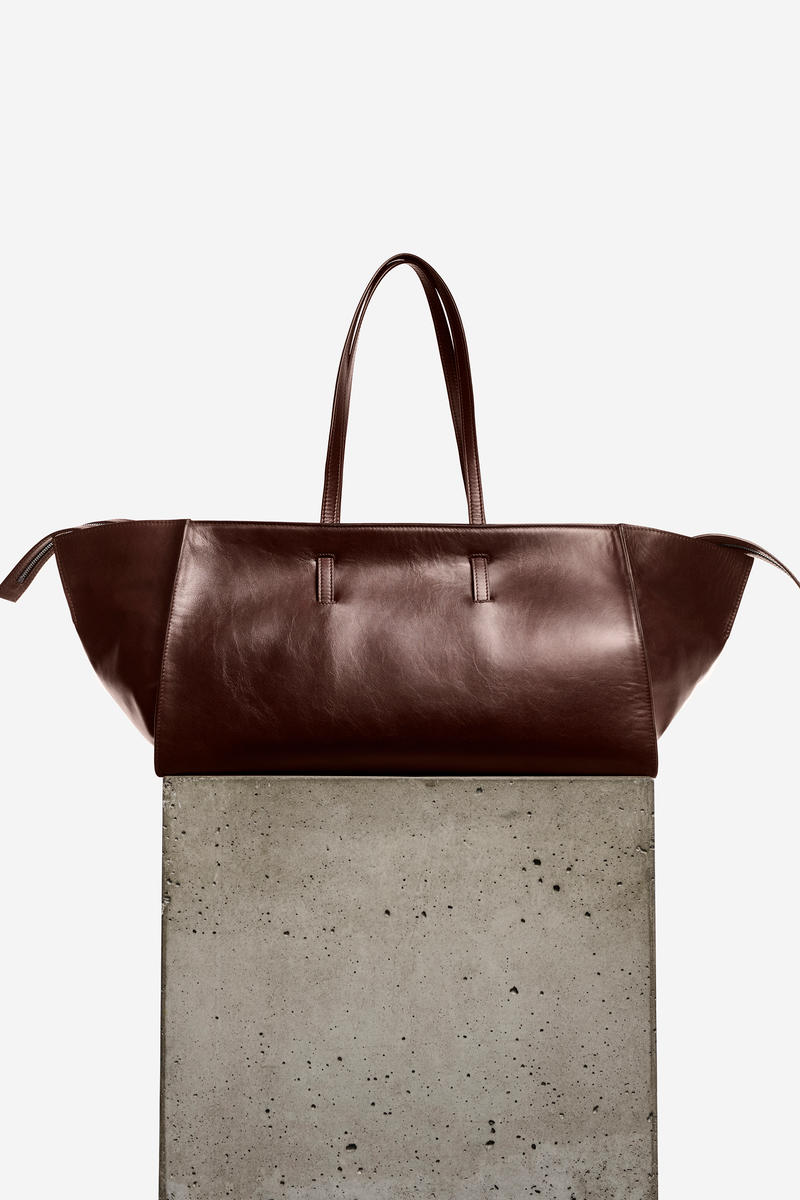 MONUMENT TOTE BAG - LEATHER モニュメント レザー トートバッグ