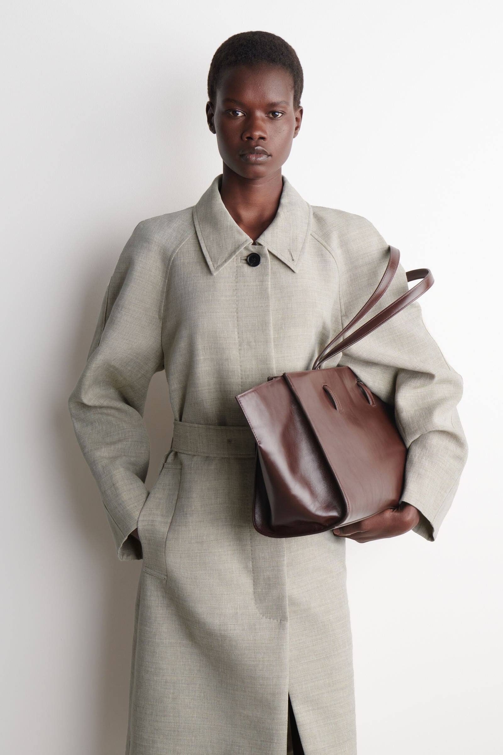 COS トラベルバッグ ベージュ ウール・レザー MONUMENT TOTE BAG - LEATHER モニュメント レザー トートバッグ