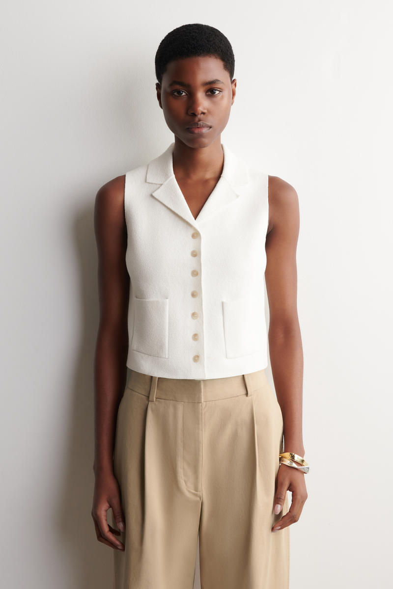 COS ブークレニットベスト