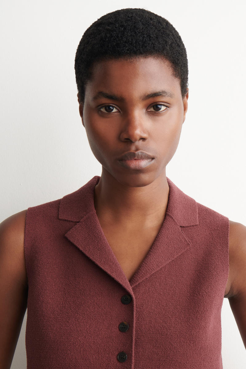 COS ブークレニットベスト