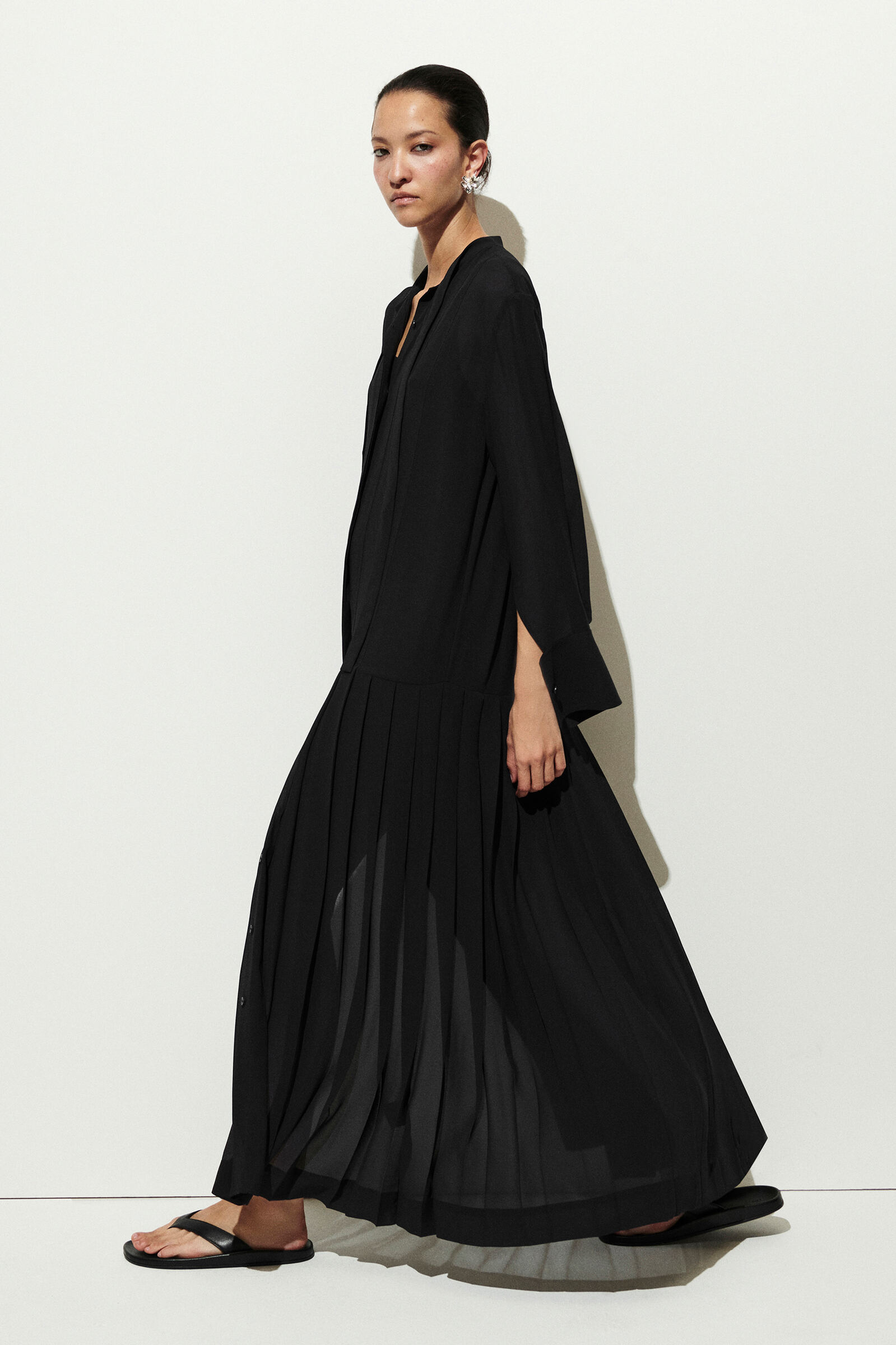 PLEATED BOW-DETAIL MIDI SHIRT DRESS プリーツボウディテール ミディ