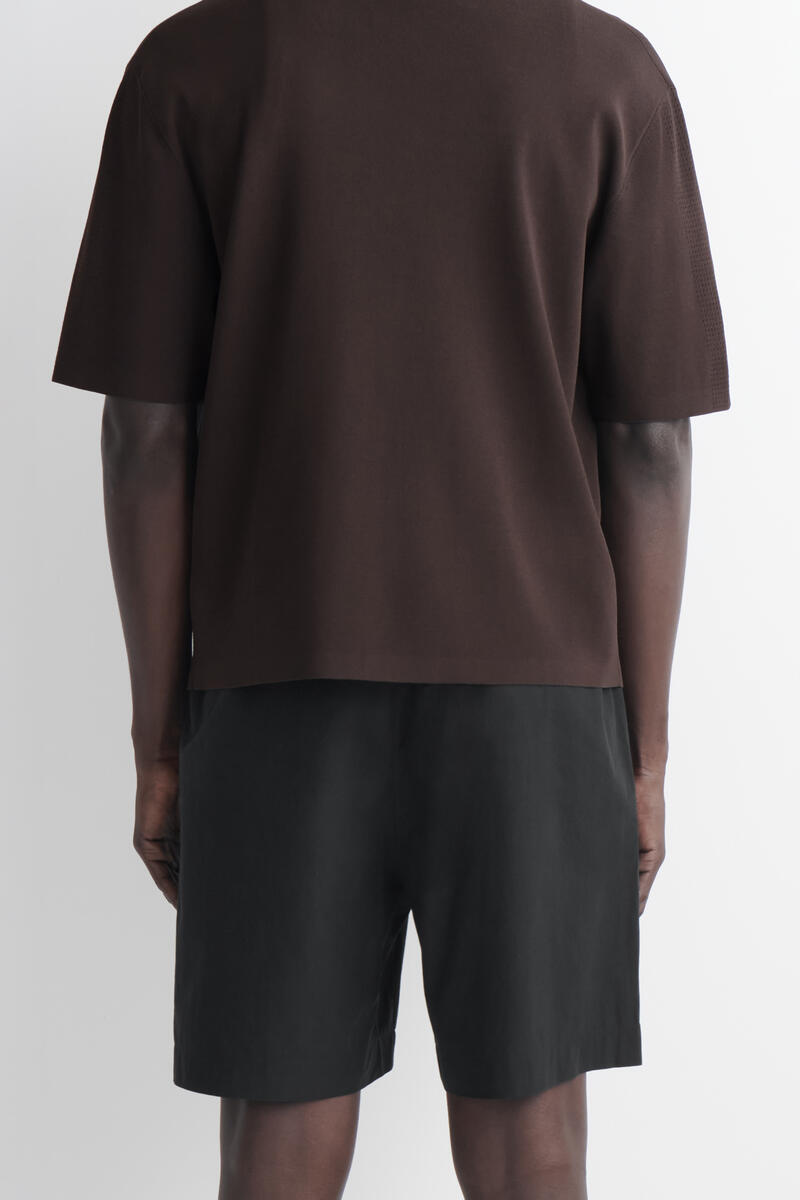 COS ストレッチコットンショートパンツ