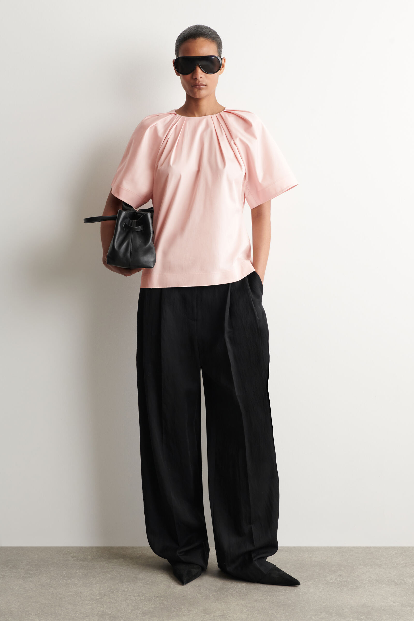 GATHERED SHORT-SLEEVED COTTON TOP ギャザード 半袖コットントップ