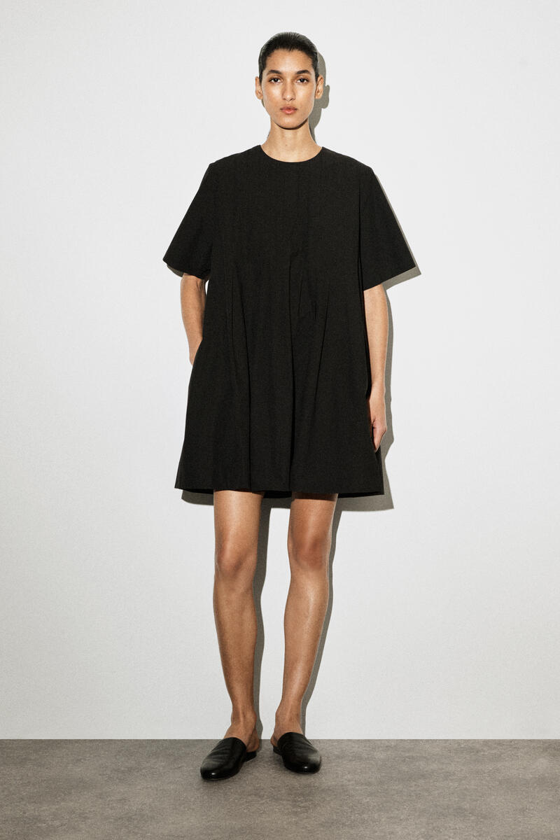 COS プリーツ コットンポプリン ミニドレス