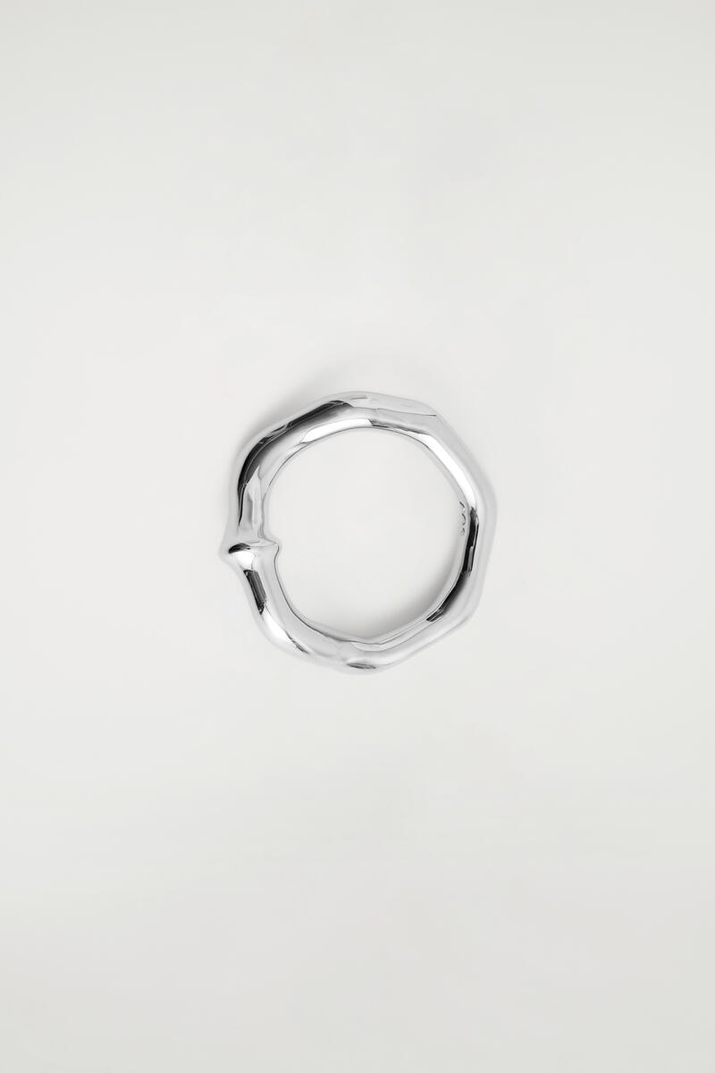 COS スカルプチャー リング