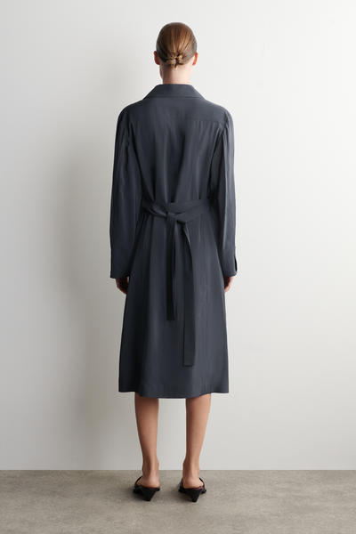 COS ベルト付きトレンチディテールミディドレス