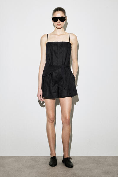 COS スカルプテッド プリーツリネン オールインワン