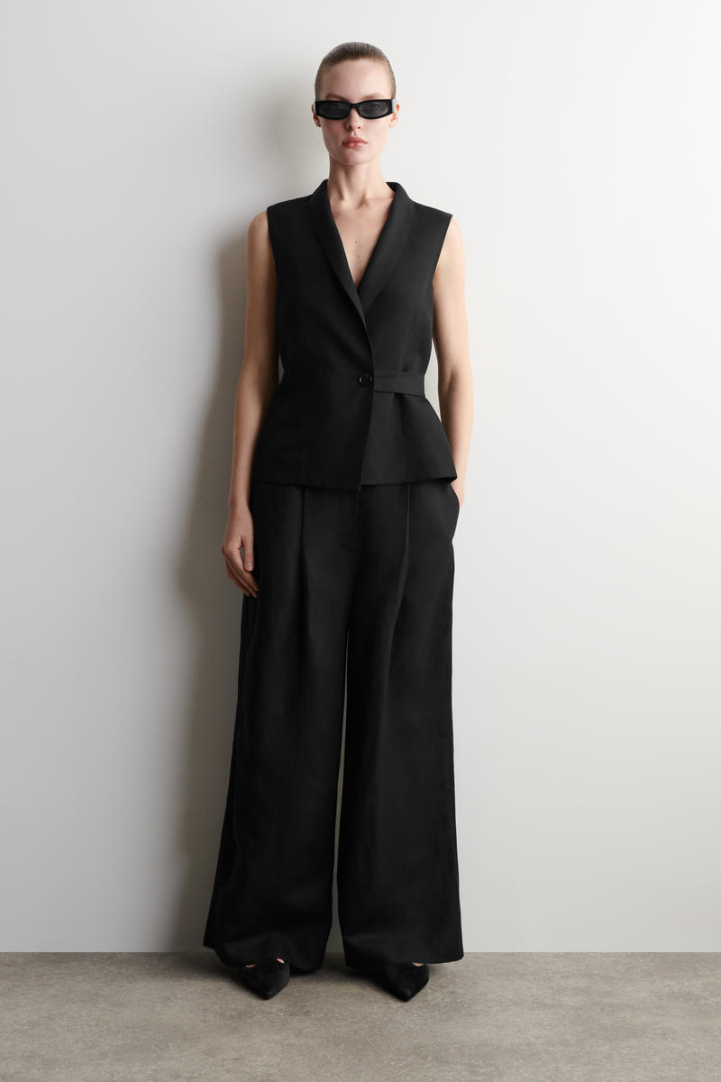 COS ショールカラー ベルト付きリネンブレンド ベスト