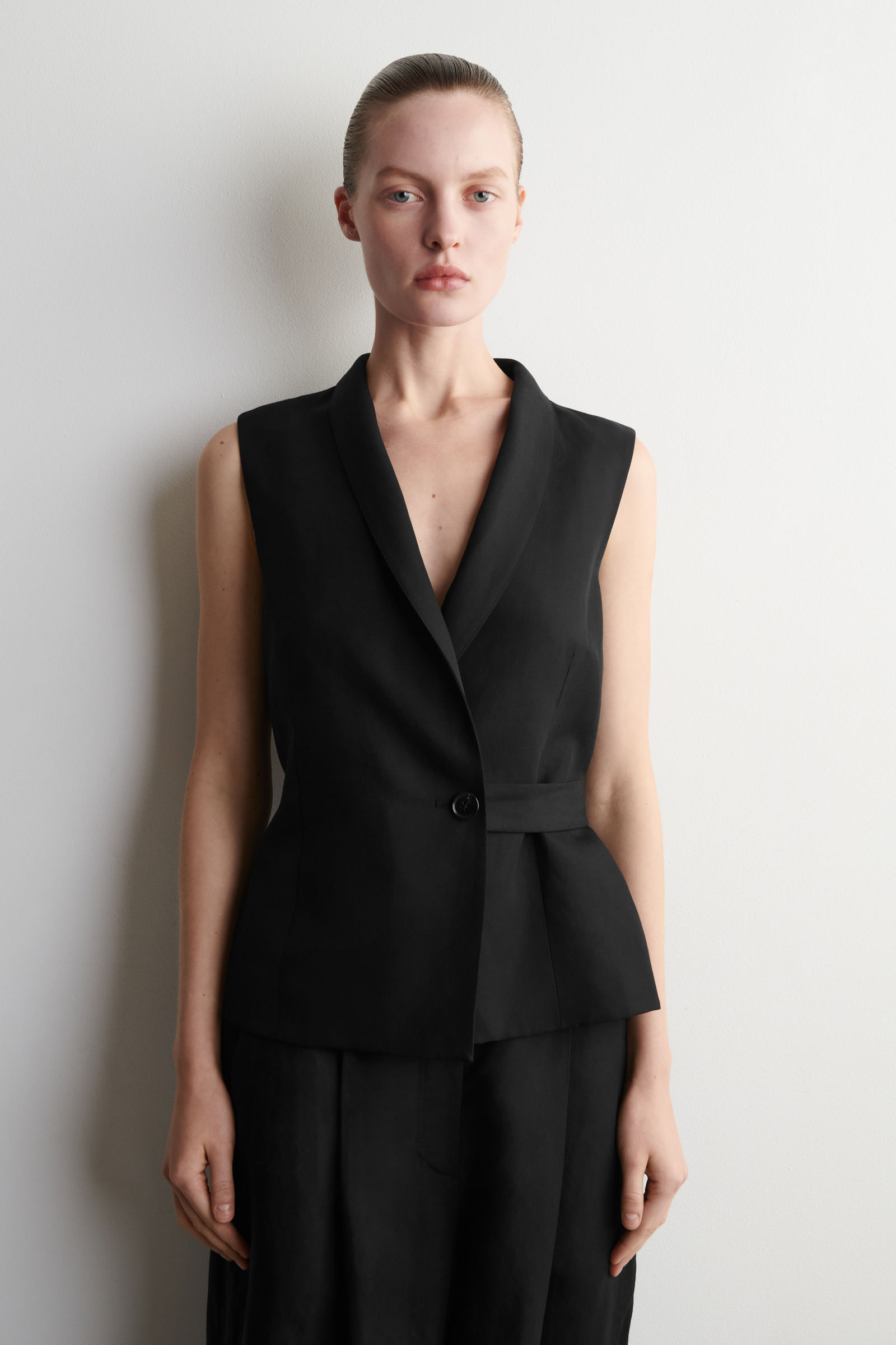 COS ベスト　ベルトウエストコート SHAWL-COLLAR BELTED LINEN-BLEND WAISTCOAT ショールカラー ベルト