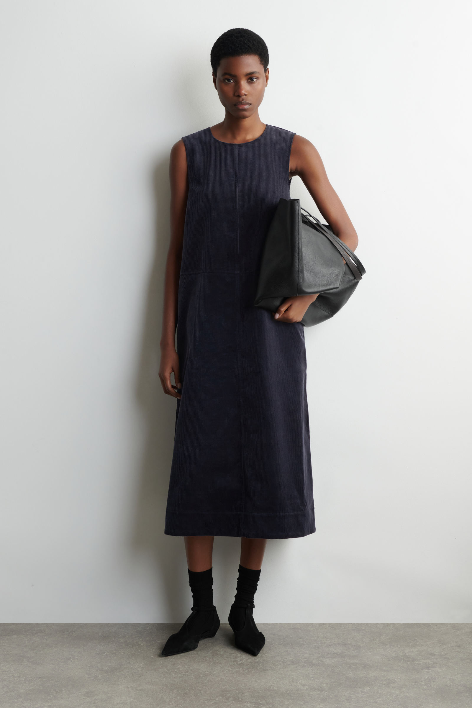 A-LINE CORDUROY MIDI DRESS Aラインコーデュロイミディワンピース