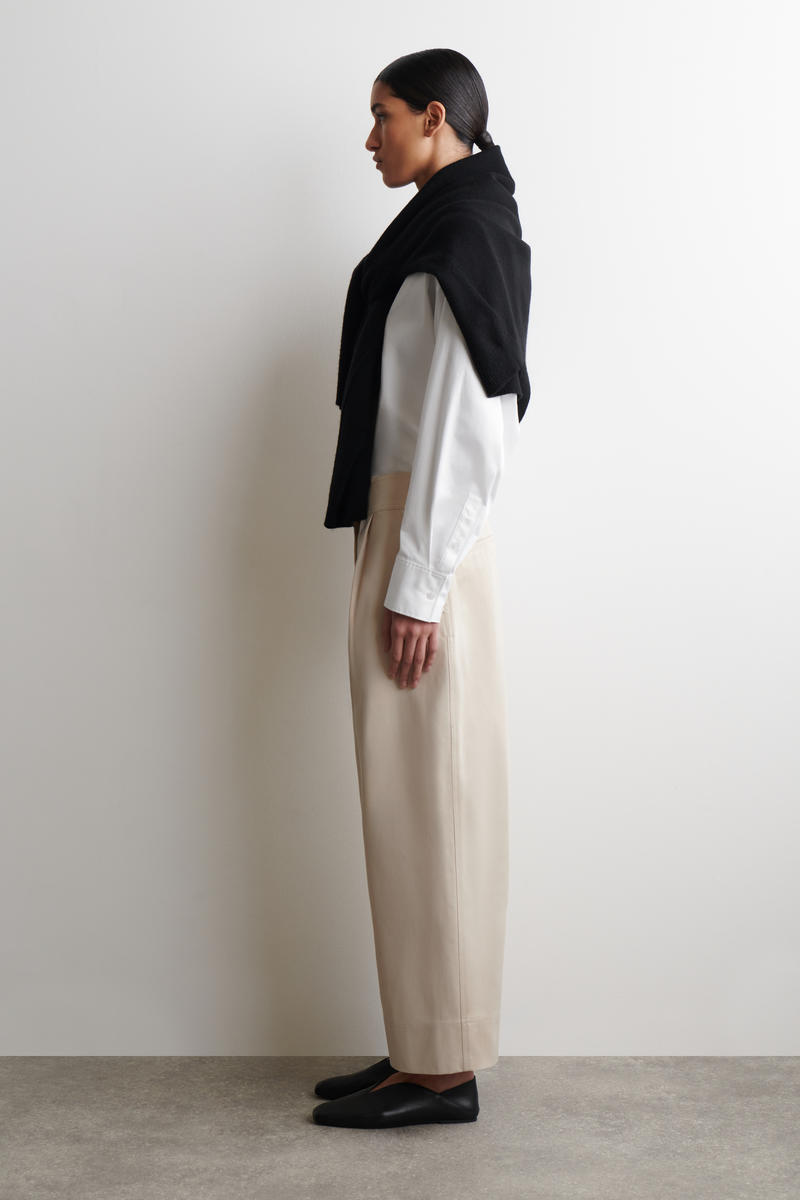 COS クロップド バルーンパンツ - コットン素材