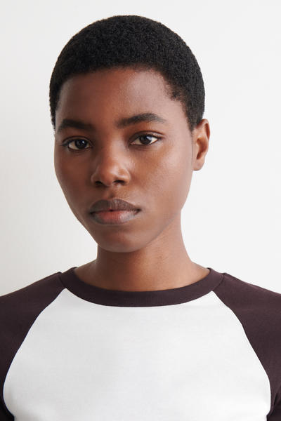 COS コントラストスリーブTシャツ