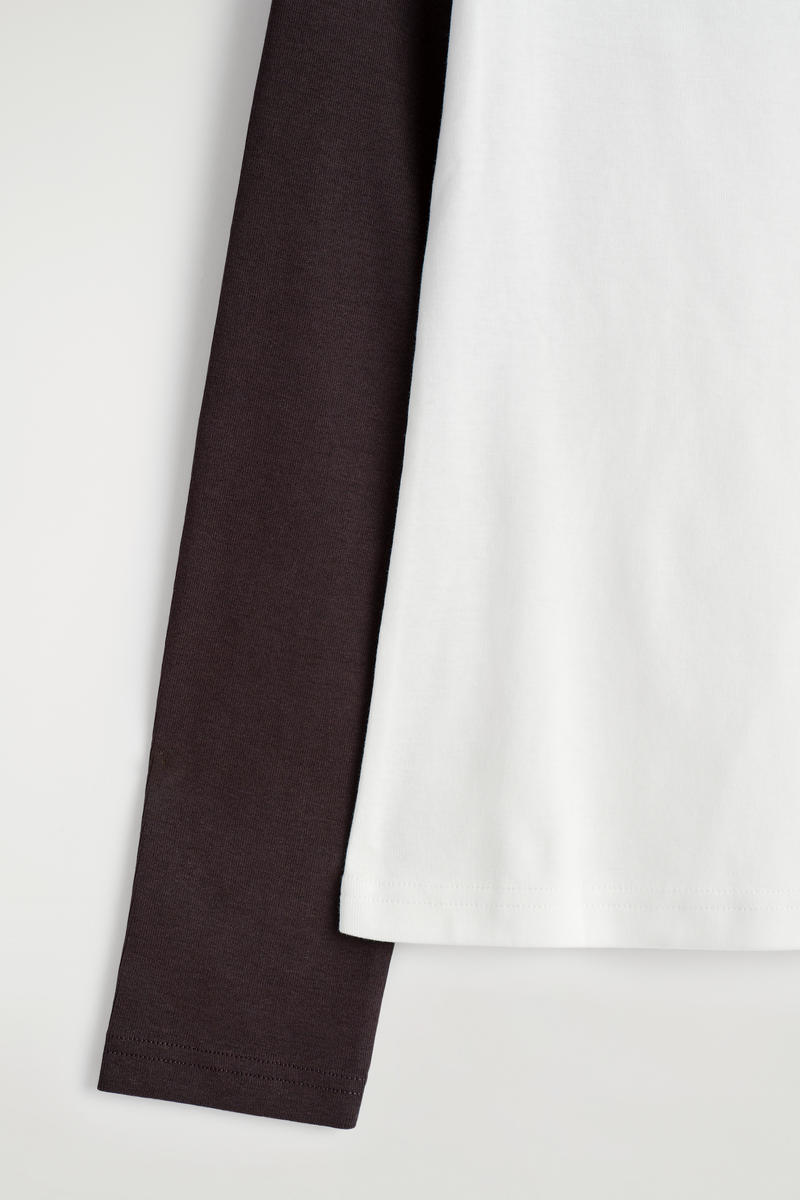 COS コントラストスリーブTシャツ