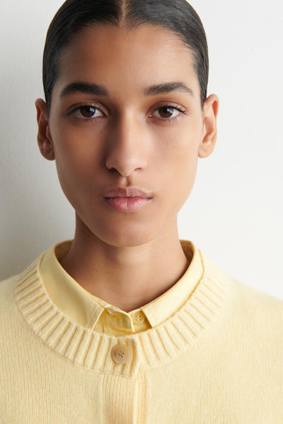 COS メリノウールカーディガン