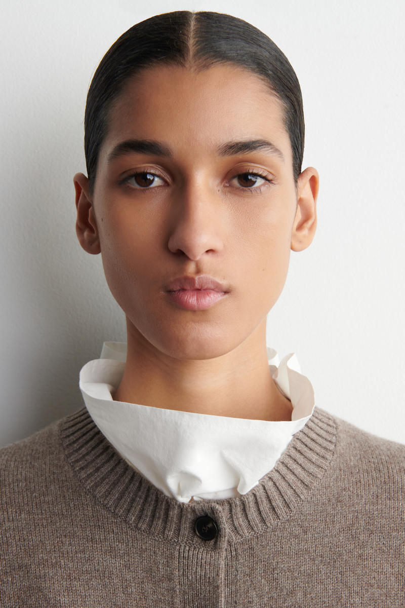 COS メリノウールカーディガン