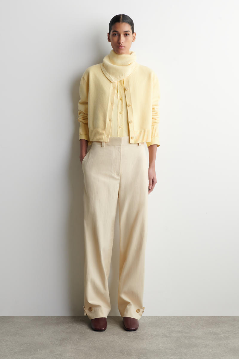 COS メリノウールカーディガン