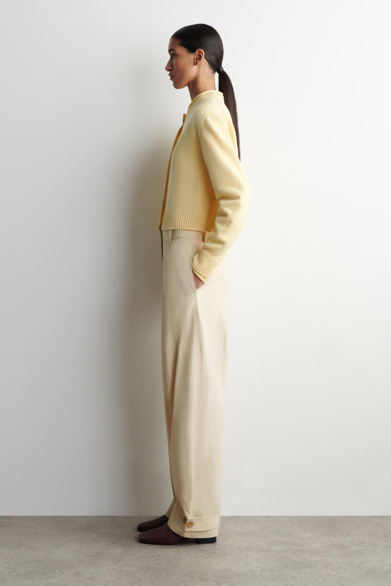 COS メリノウールカーディガン