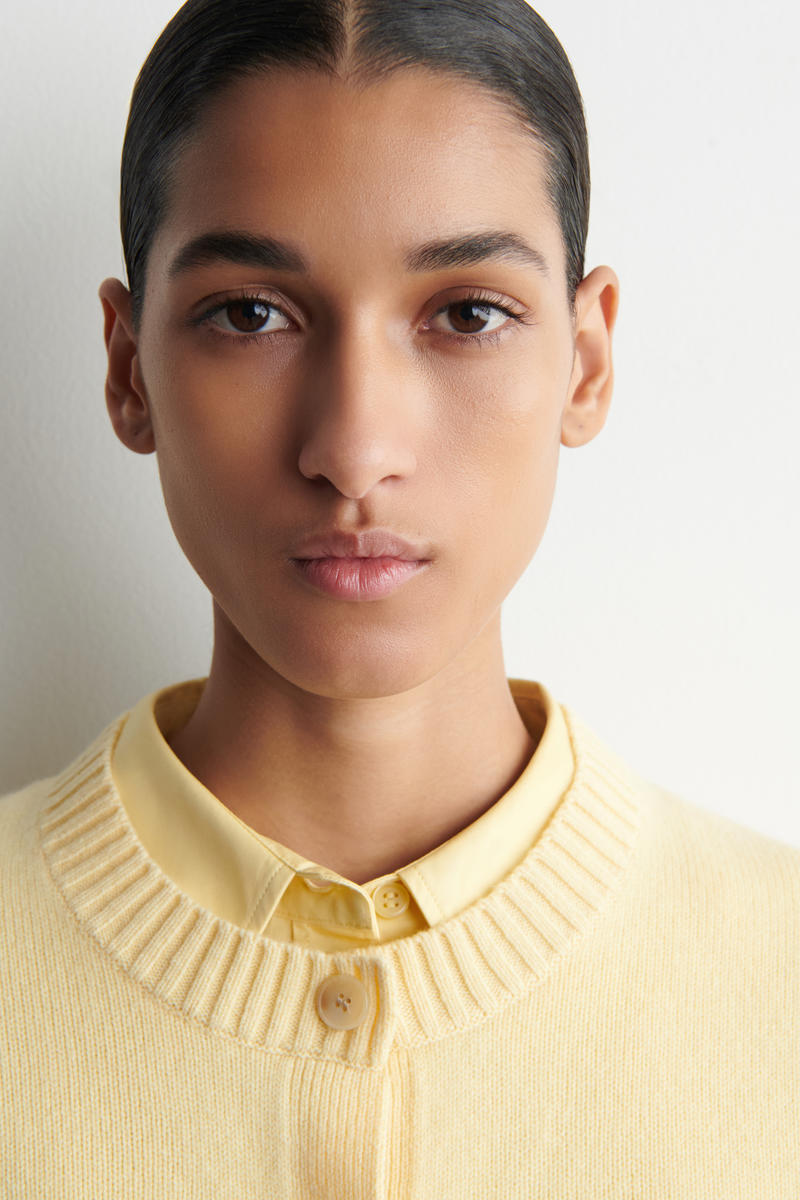 COS メリノウールカーディガン